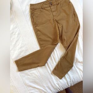 MAURICES mustard color high rise jeggings sz L